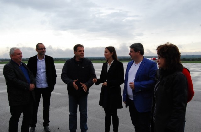 Евродепутатът Ева Паунова: Облекчената концесия за летището е факт, както обещаха кметовете на В. Търново и Горна Оряховица