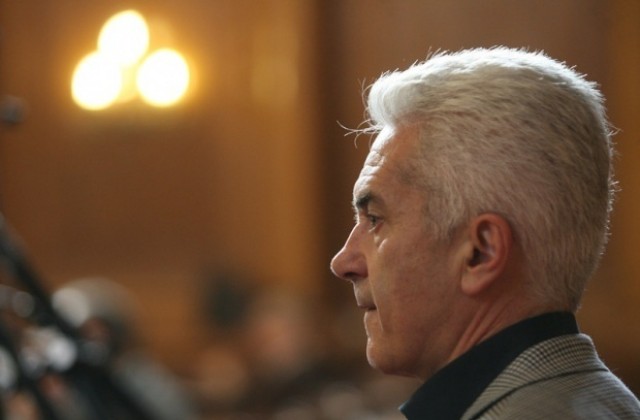 Съдът гледа делото срещу Волен Сидеров за скандала на летище Варна