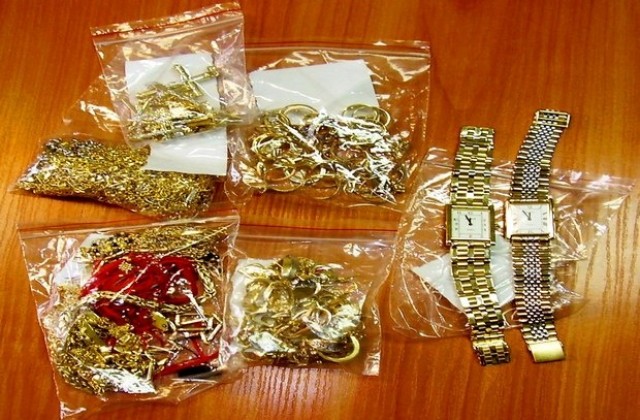 Контрабандно злато за над 30 бона хванаха на Капитан Андреево