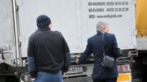 Арестуваха шофьора на ТИРа с бежанците