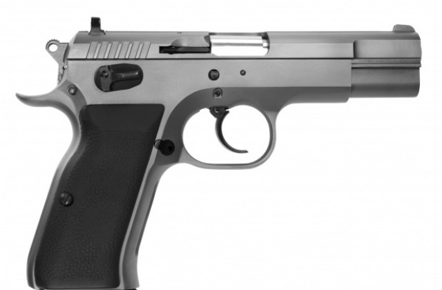 Пиян клиент опита да плати сметката си с пистолет