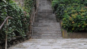 Приключва ремонтът на стълбищната улица Братя Белчеви във В Търново