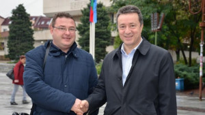 Гласувайте за себе си призова кандидатът на БСП за кмет