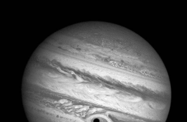 Учени видяха уникално образувание в Голямото червено петно на Юпитер