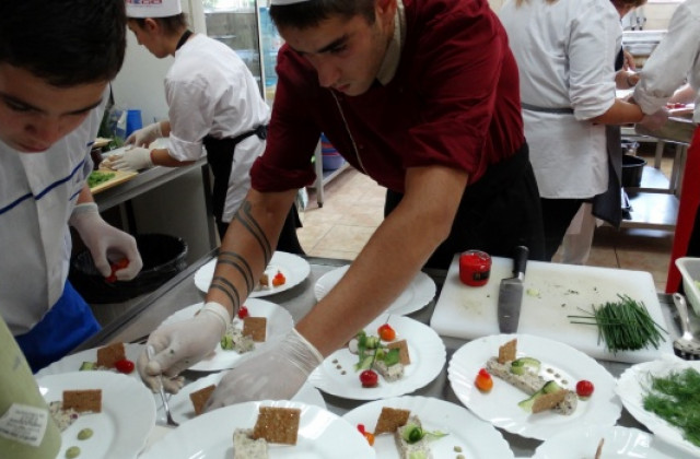 Български и румънски ученици ще готвят заедно