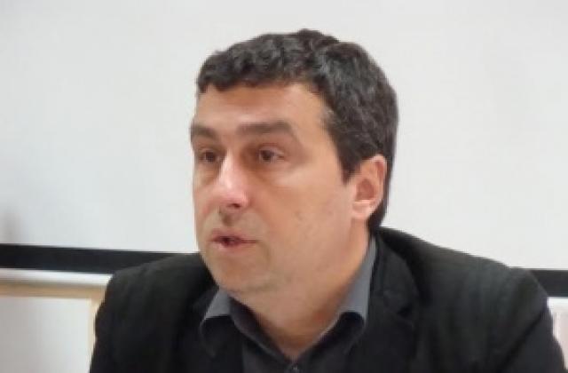 Областният лидер на социалистите Васил Самарски призова политическите сили ясно да се разграничат от палежа в Стара Загора