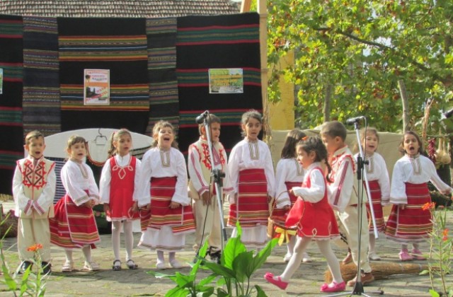 Празник на захарната метла за втори път в Стрелец