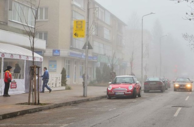 Времето на 17 октомври: Облачно и мъгливо