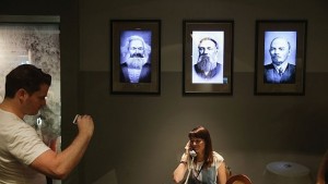 Продадоха портрет на Ленин за 47 млн долара на търг