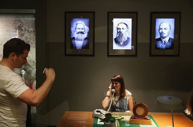 Продадоха портрет на Ленин за 4,7 млн. долара на търг