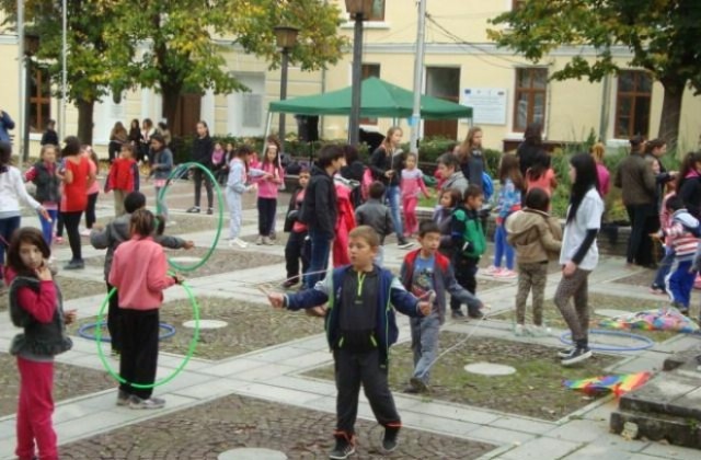 Над 200 деца участваха в спортен празник Не на агресията в Елена