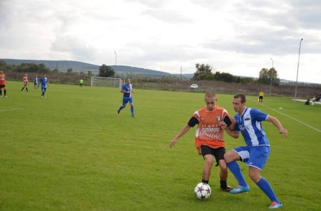 Атрактивна футболна среща между ФК „Ботев - Болярово и „Ураган - Бояджик