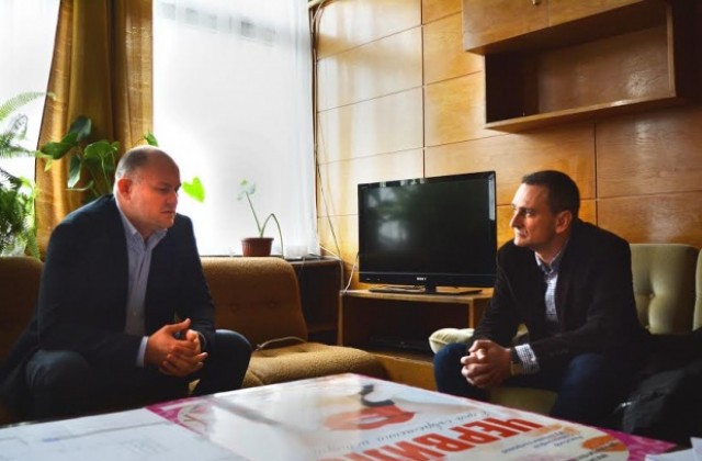 Валентин Ламбев: Театърът не бива да е заложник на Общината