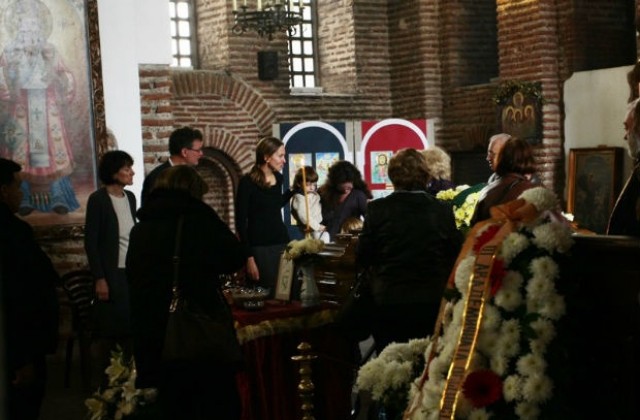 Близки и приятели се простиха с проф. Тодор Петев (СНИМКИ)