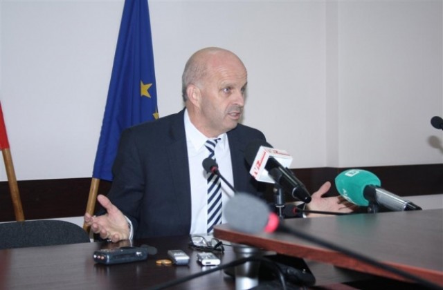 Спазени са изискванията на Закона при разтоварване на бюлетините