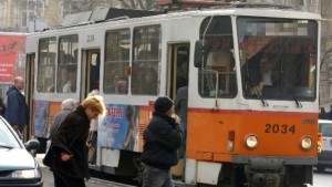 Трамвай аварира в центъра на София