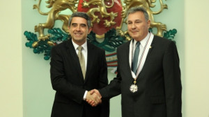 Президентът отличи бащата на първото ин витро бебе у нас