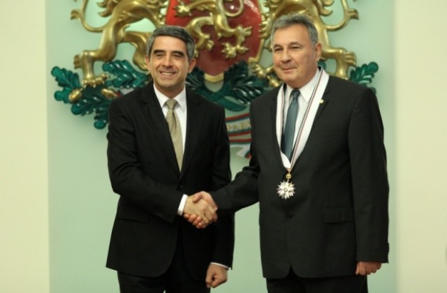 Президентът отличи бащата на първото ин витро бебе у нас