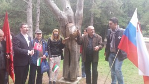 Откриха реставрирания паметник до Залата на смеха