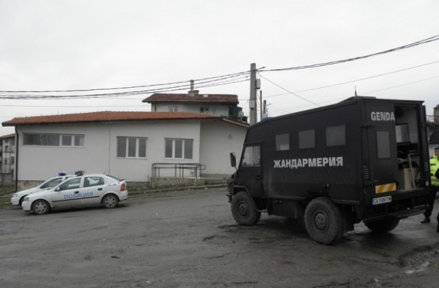 Полицейски сили правят профилактика в ромските махали в Кюстендил и Дупница