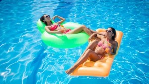 Превръщат електроцентралата Батърси в Лондон в хотел с басейн на