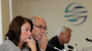 КЕВР предлага слабо намаление в цената на тока за бизнеса