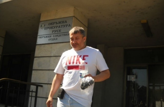 Издирваният кандидат за кмет на Русе остава в листите