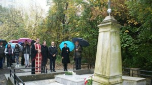 Откриха алея към обновения Руски паметник