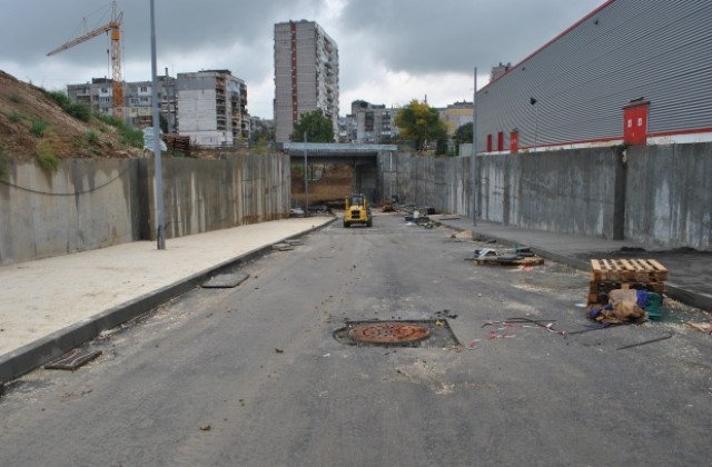 Инж. Димитър Наков инспектира пробива и кръговото кръстовище