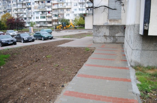 Продължава благоустрояването на квартал Бузлуджа