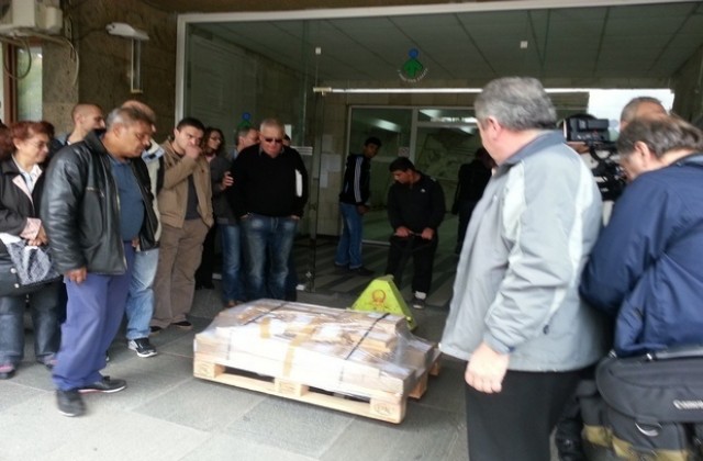 Раздадоха бюлетините за утрешния вот