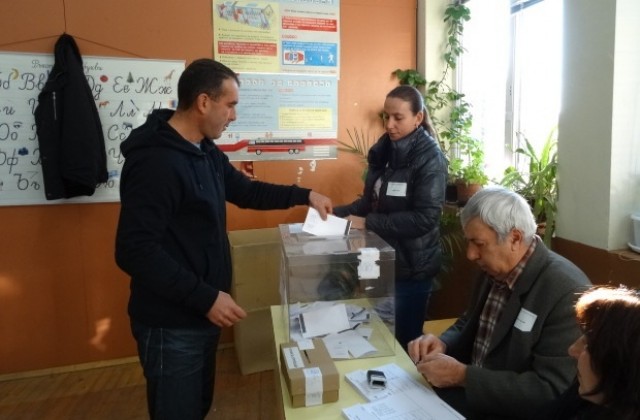 Започна изборният ден в община Стралджа