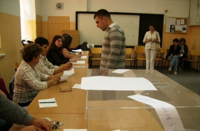 20% гласуваха за местна власт, без сериозни нарушения