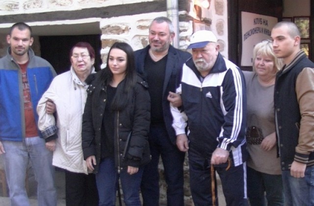 Проф. Пламен Легкоступ гласува за почтеността и равнопоставеността