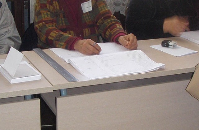 Георги Славов с 55,92% в Ямбол, а Мариета Сивкова с 18,93% при обработени 24,04% протоколи