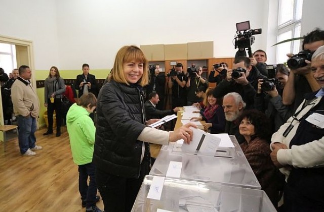 Йорданка Фандъкова печели убедително в София