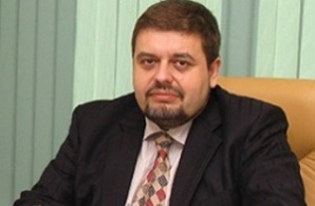 Мосинов поздрави Николов