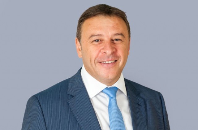 Камбитов трети по вот в страната