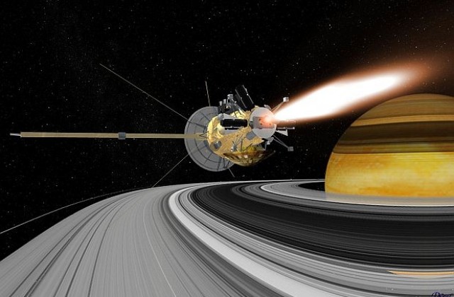 Касини ще премине през водния шлейф на Енцелад