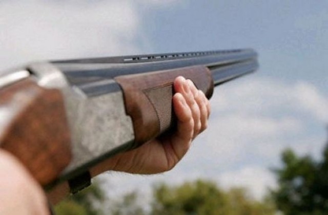 Простреляха 23-годишен по време на бракониерски лов