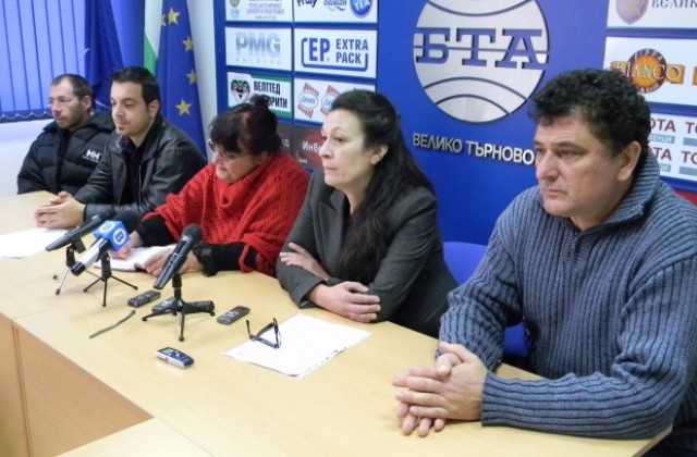 Търновски артисти стачкуват, искат оставката на директора на театъра