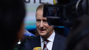 Шефът на Фолксваген се извини за скандала с вредните емисии