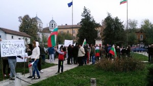 Първи недоволства от новия избор жители заплашват с жива верига