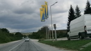 Издирват петима посегнали на камерата на бензиностанцията край село Малиново