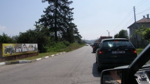 Изгубила на изборите кметица и жители блокират пътя ПловдивКарлово