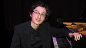 Наш млад пианист ще свири в Опера Бастий в Париж