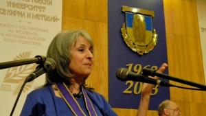 Маргарита Попова получи Почетния ректорски знак на ВТУ