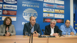 Цветан Цветанов и кметът на Казанлък подкрепиха поф Димитър Стойков