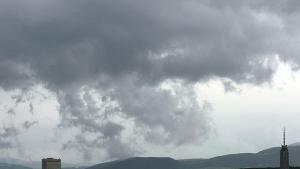 Облачно и ветровито на места валежи не се чакат