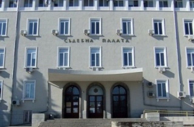 Осъдиха двама за превоз на мигранти